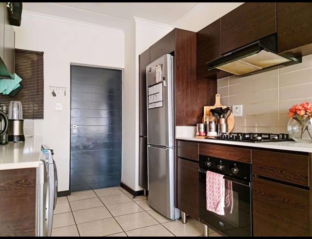 2 BEDROOM TOWNHOUSE FOR SALE IN OAKDENE